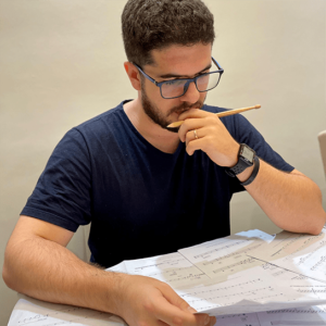 Daniel Transcrevendo e Estudando